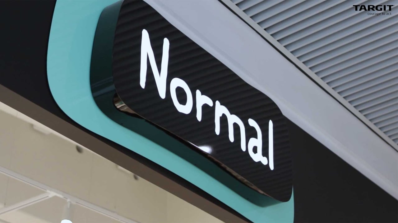 case-normal-hero